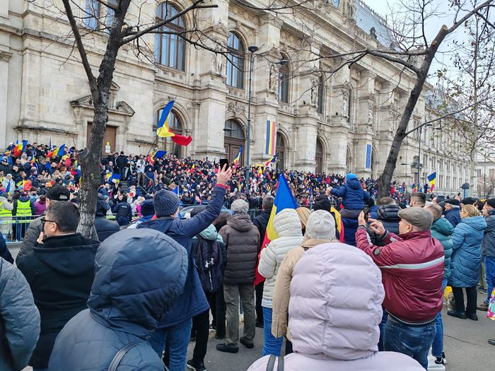 Ecopolitic C Teva Mii De Rom Ni Au Protestat La Cab I