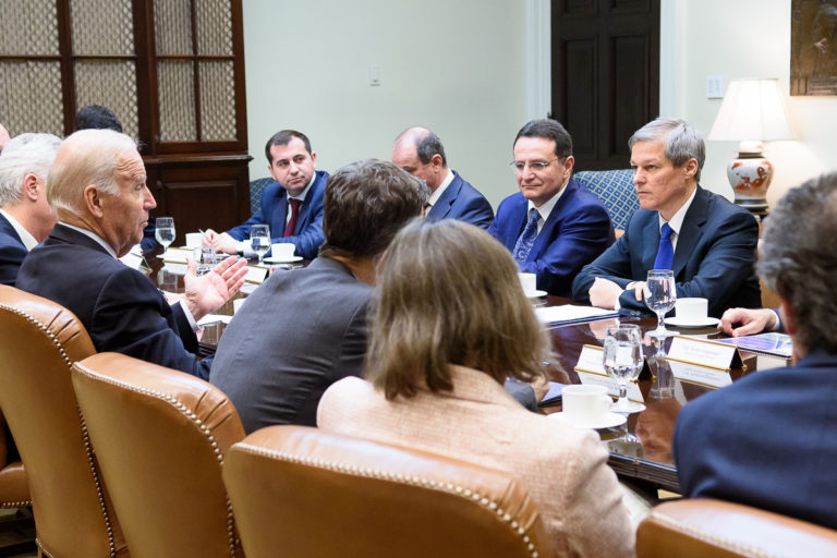 Dacian Cioloș s-a întâlnit cu vicepreședintele american Joseph Biden