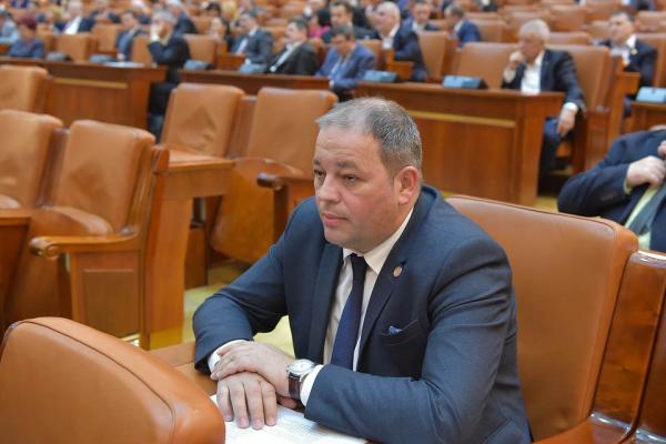 Deputatul PNL, Claudiu Răcuci acuză Guvernul Tudose-Dragnea că nu-și asumă scumpirile gazelor naturale şi ale curentului electric