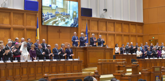 şedinţa solemnă a Parlamentului dedicată împlinirii a 100 de ani de la unirea Basarabiei