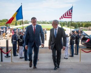 Ministrul apărării naționale, Mihai Fifor și secretarul american al apărării, James Mattis