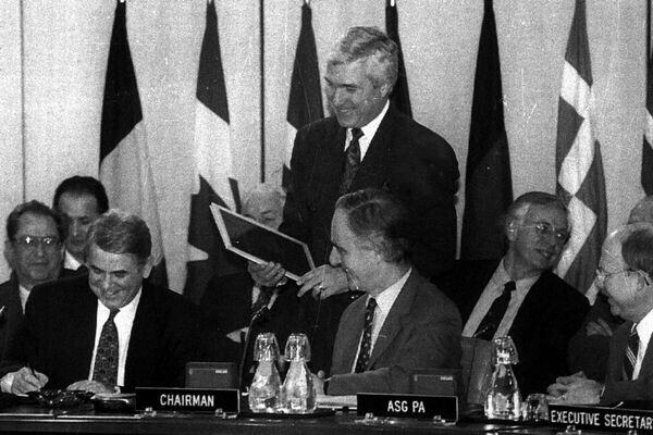 Meleșcanu, mesaj cu prilejul împlinirii a 25 de ani de la semnarea de către România a Documentului Cadru al Parteneriatul pentru Pace