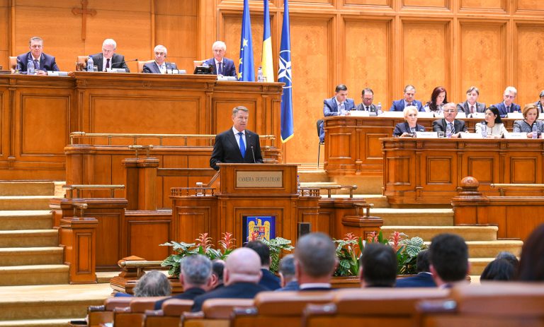 Iohannis merge în Parlament