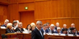 Tariceanu Parlament nato 15 ani