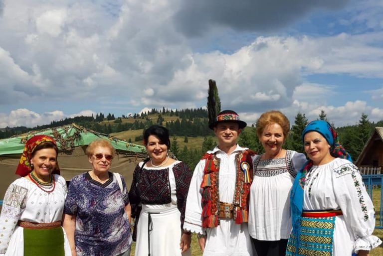 Fostul ministru al Apelor și Pădurilor, Doina Pană, prezentă la Festivalul Usturoiului în Ţinutul Contelui Dracula