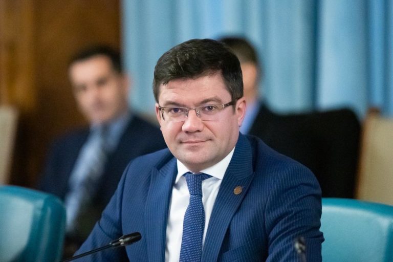 Costel Alexe, președintele Consiliului Județean Iași, a fost trimis în judecată de procurorii DNA pentru două infracțiuni de abuz în serviciu