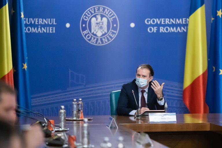 Cîțu, la sosirea primului lot de vaccin împotriva COVID-19 la Institutul Cantacuzino: România demarează campania de vaccinare în acelaşi timp cu celelalte state din UE