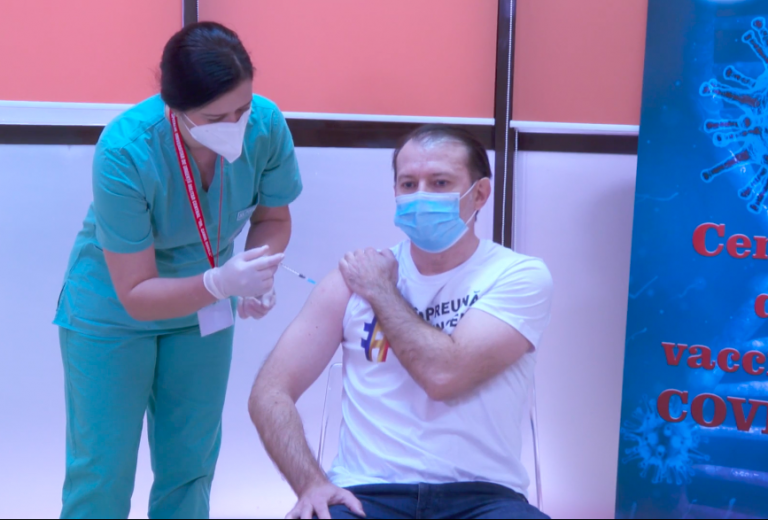 Prim-ministrul Cîțu, vaccinat împotriva noului coronavirus