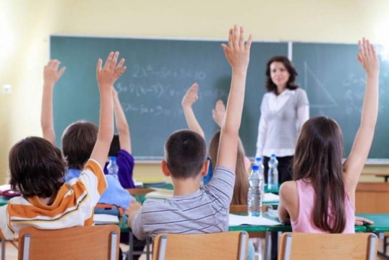 Braşov: Conducerea CJ solicită modificarea Legii exproprierilor şi îmbunătăţirea Programului guvernamental pentru şcoli