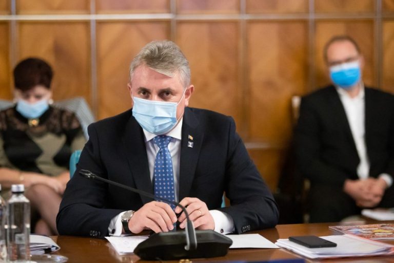 Ministrul de Interne: Organizatorii protestului anti-mască au primit 42 de sancțiuni, în valoare de 48.400 de lei