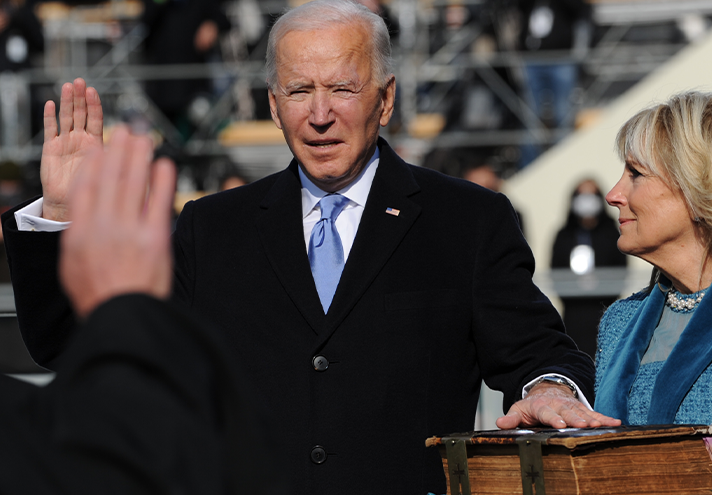 Un înalt consilier al lui Joe Biden, acuzat de hărțuire, a demisionat