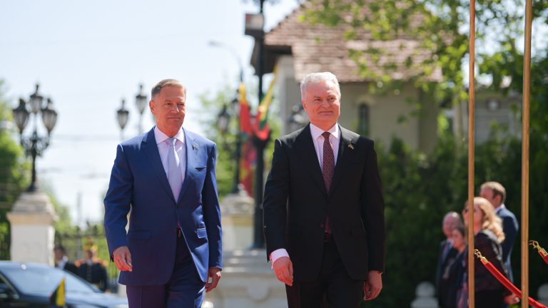 Klaus Iohannis l-a primit la Palatul Cotroceni pe preşedintele Lituaniei, Gitanas Nauseda: Am discutat modalităţile concrete în care putem sprijini cât mai eficient refugiaţii care au fugit din calea războiului