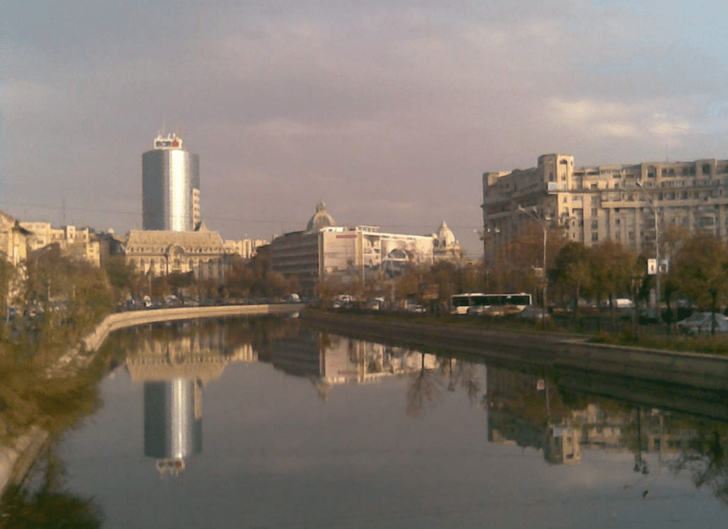 Bucharest Stock Exchange opens Tuesday's session higher