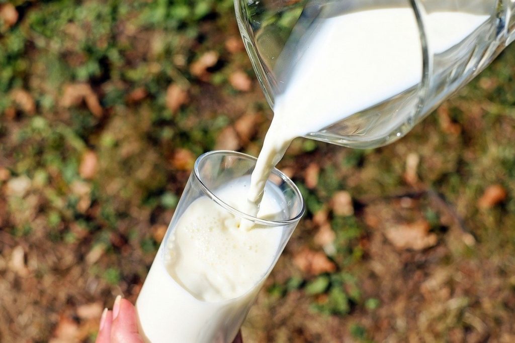 Romania imports 30,200 tonnes of raw milk in Q1, down 13.4 pct from Q1 2022 Romania imports 30,200 tonnes of raw milk in Q1, down 13.4 pct from Q1 2022