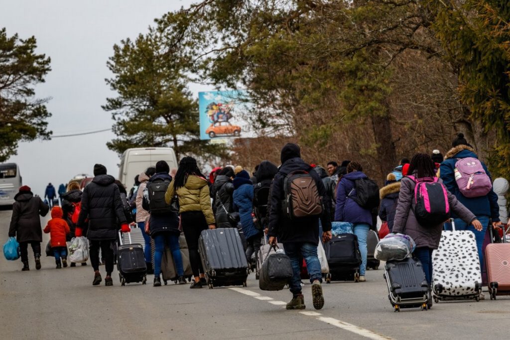 Over 100,000 persons enter Romania on Friday, including 11,000 Ukrainians