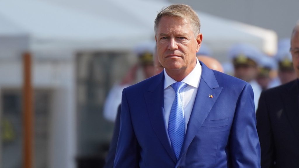 President Iohannis welcomed by Portuguese counterpart de Sousa