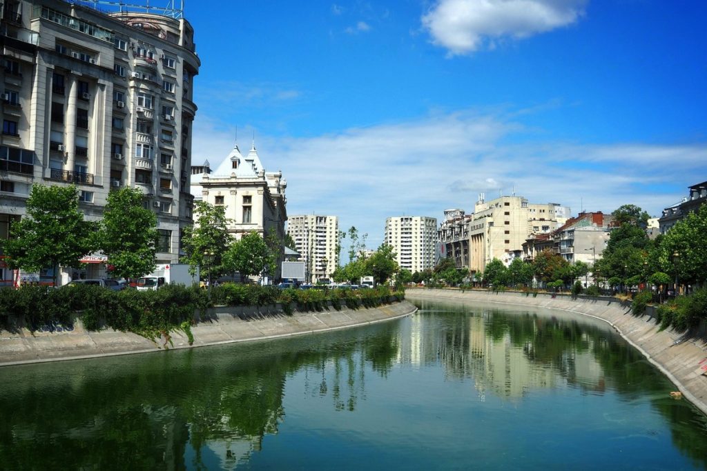 Evenimente în București pentru weekend: Street Delivery pe strada Pictor Arthur Verona și Dâmbovița Delivery.