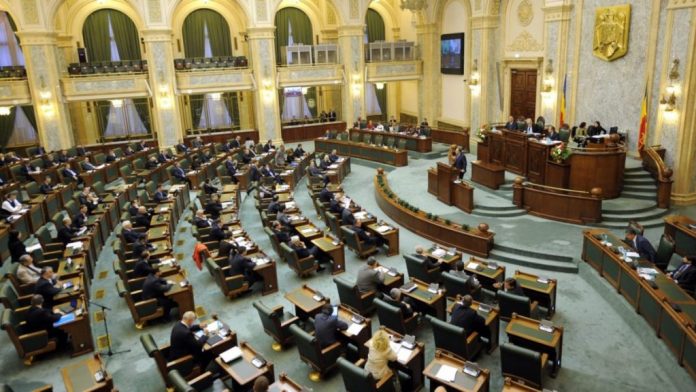 Romanian Senate holds moment of silence for victims of war in Ukraine