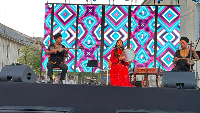 Azerbaijani mugham culture presented at a festival in Târgu Lăpuș