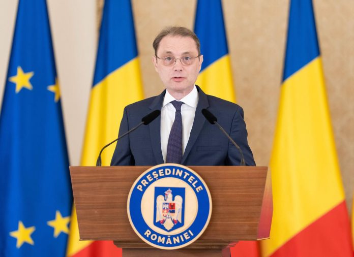 The Luca Niculescu government was sworn in by Parliament
